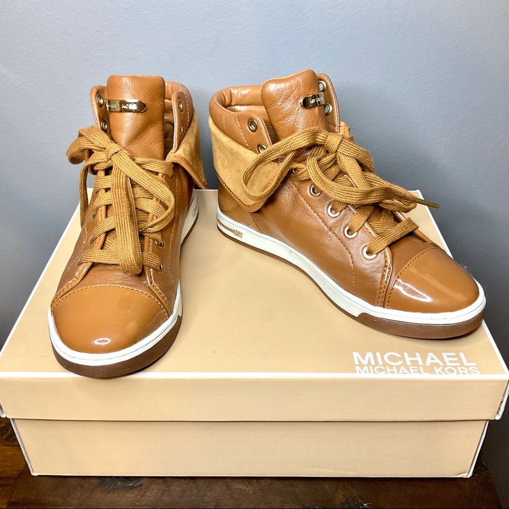 MICHAEL KORS High-top Sneakers with Suede Accent